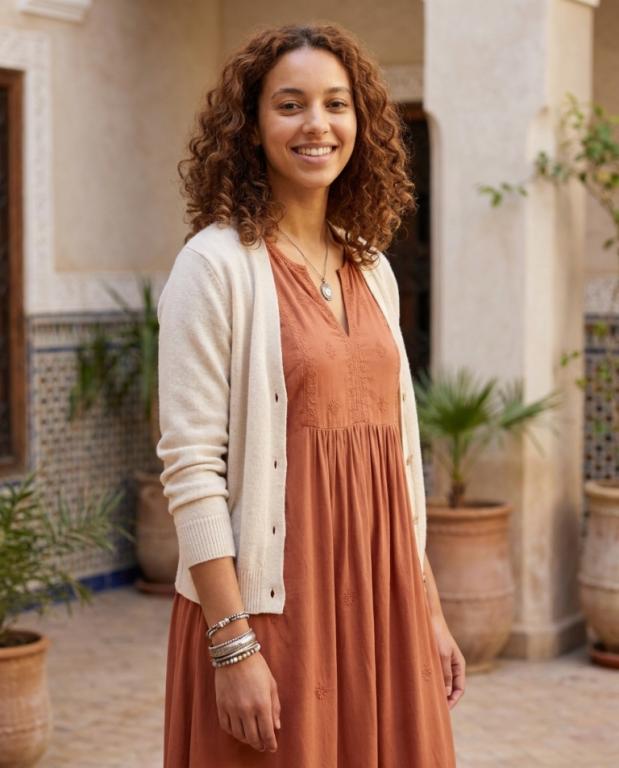 عارضة شابة — ياسمين
